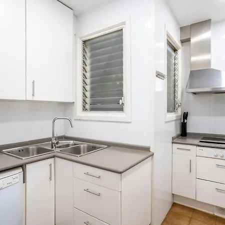 Apartment Sants Estacio - Modern And Comfy 4bd For 8 Guests Barcelona