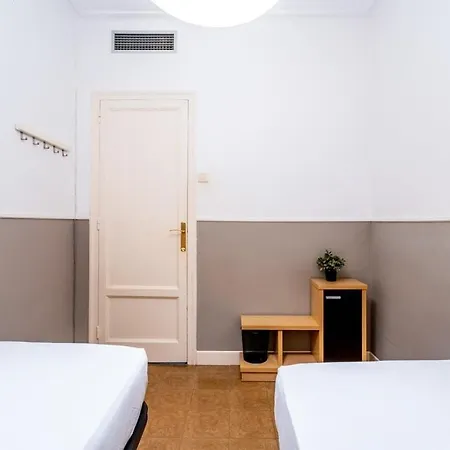 Apartment Sants Estacio - Modern And Comfy 4bd For 8 Guests Barcelona